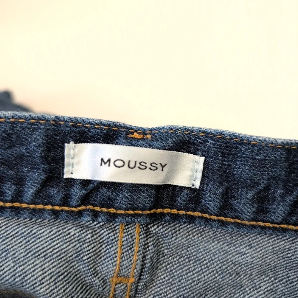 Moussy Vintage Dark Wash Distressed Denim Mini Skirt Raw Hem Size 2 Grunge Basic